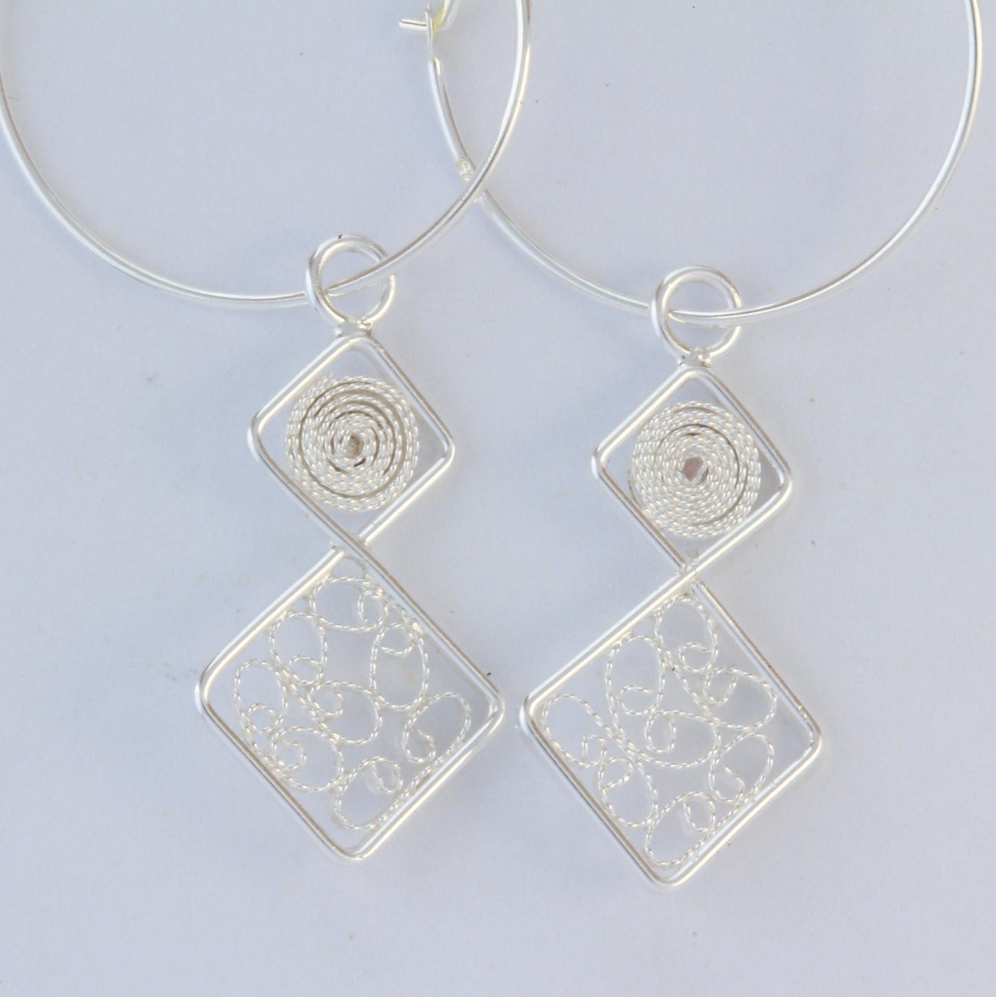 Filigree squares hoop earrings