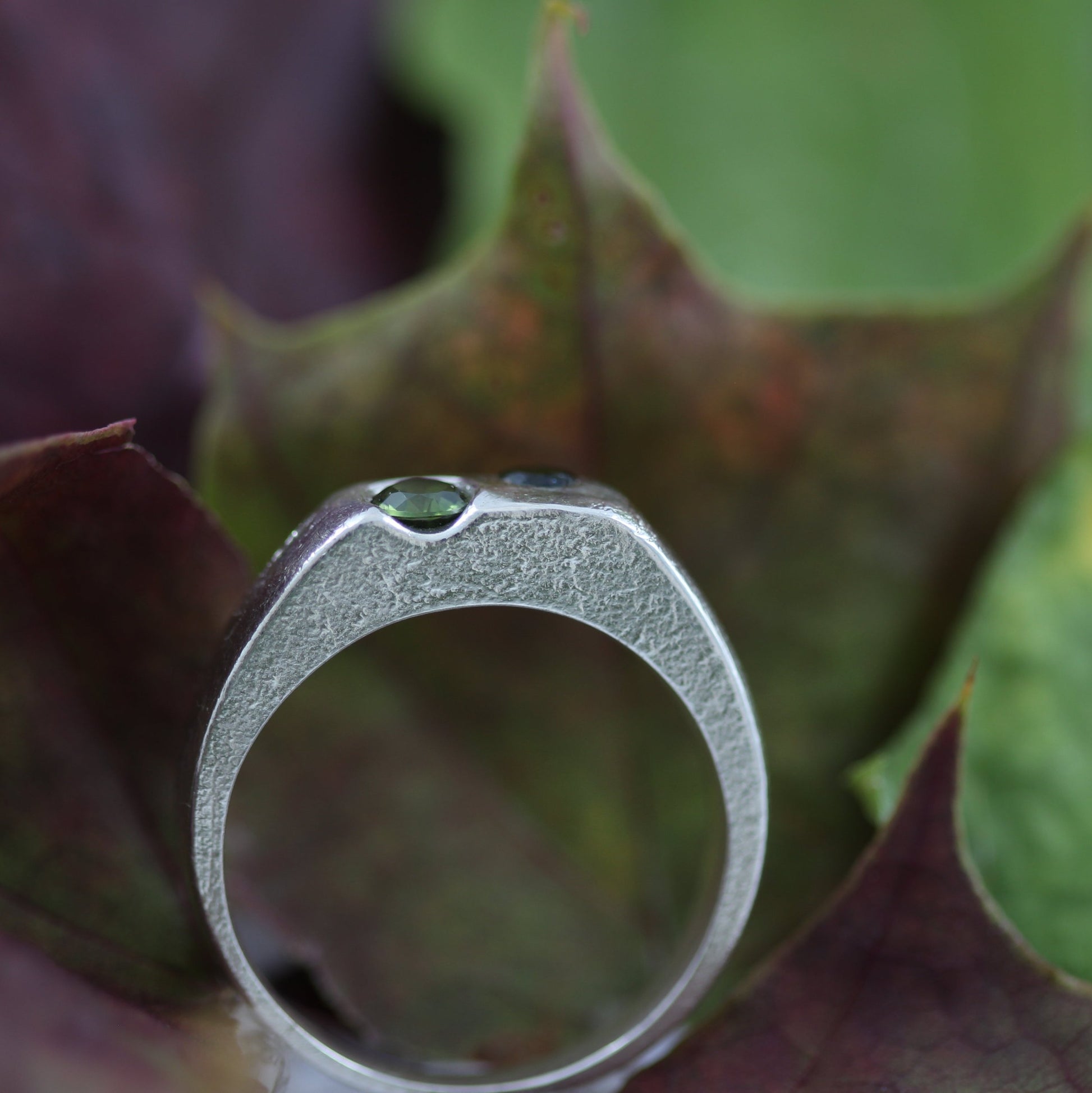 signet ring side view