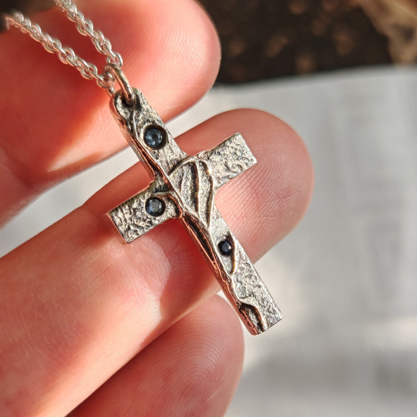cross pendant front
